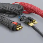 在安装过程中如何正确连接电缆？