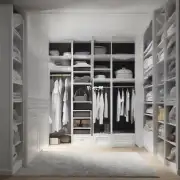 如何为卧室选择合适的白色衣柜颜色?