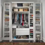 怎样在小空间里安装一个衣柜?